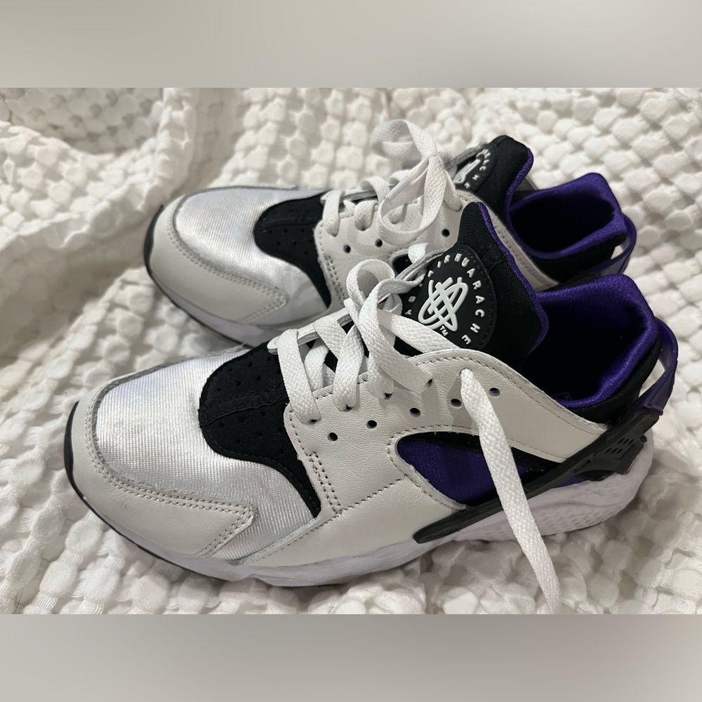 Nike Huarache size 7